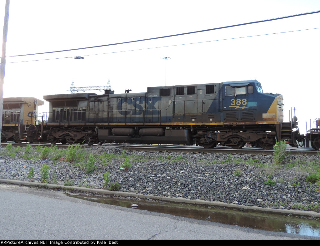 CSX 388 on I169